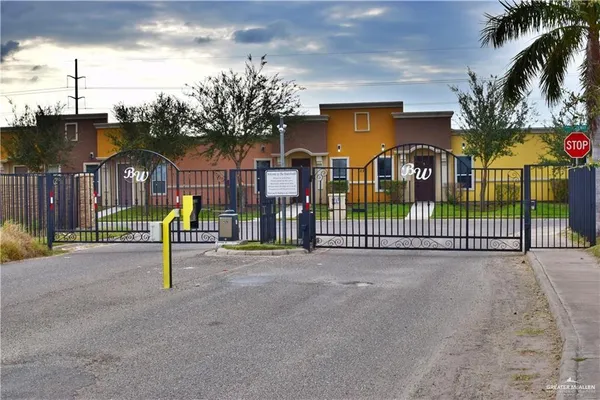 $950 | 3127 Regal Drive, Unit B, Edinburg, TX 78539
