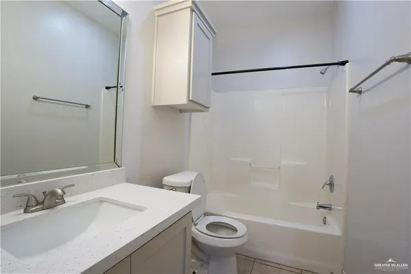 $950 | 3127 Regal Drive, Unit B, Edinburg, TX 78539