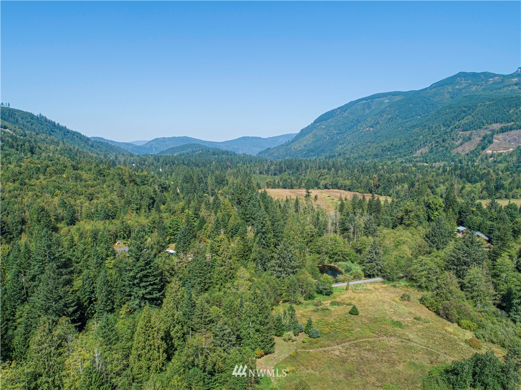 7565 Bear Ridge Way Maple Falls, WA 98266 - Photo 3 of 25