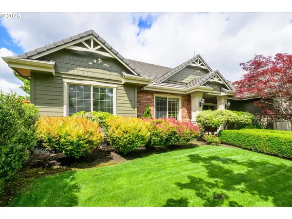 $900,000 | 2053 Lakeview Drive, Eugene, OR 97408