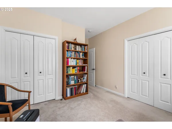 $900,000 | 2053 Lakeview Drive, Eugene, OR 97408