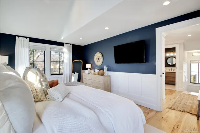 $1,425,000 | 97 Bar Beach Road, Port Washington, NY 11050