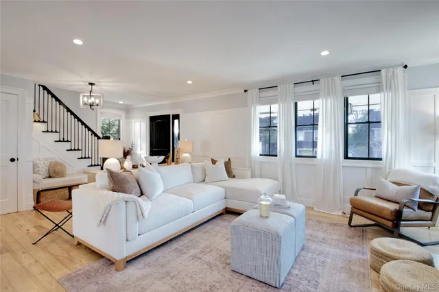 $1,425,000 | 97 Bar Beach Road, Port Washington, NY 11050