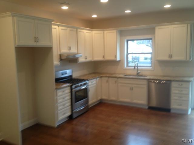 1811 Spring Street Bethlehem, PA 18018 - Photo 3 of 24 Gallery Image 3