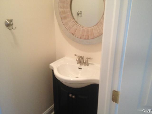 1811 Spring Street Bethlehem, PA 18018 - Photo 8 of 24 Gallery Image 8