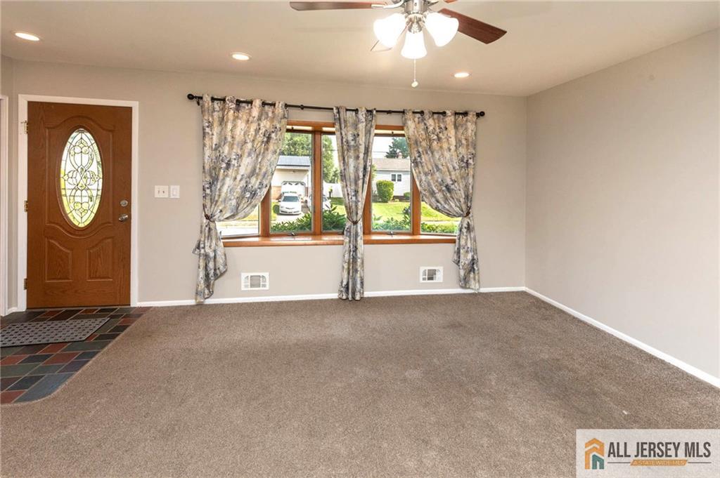 10 Eardley Road Edison, NJ 08817 - Photo 9 of 38