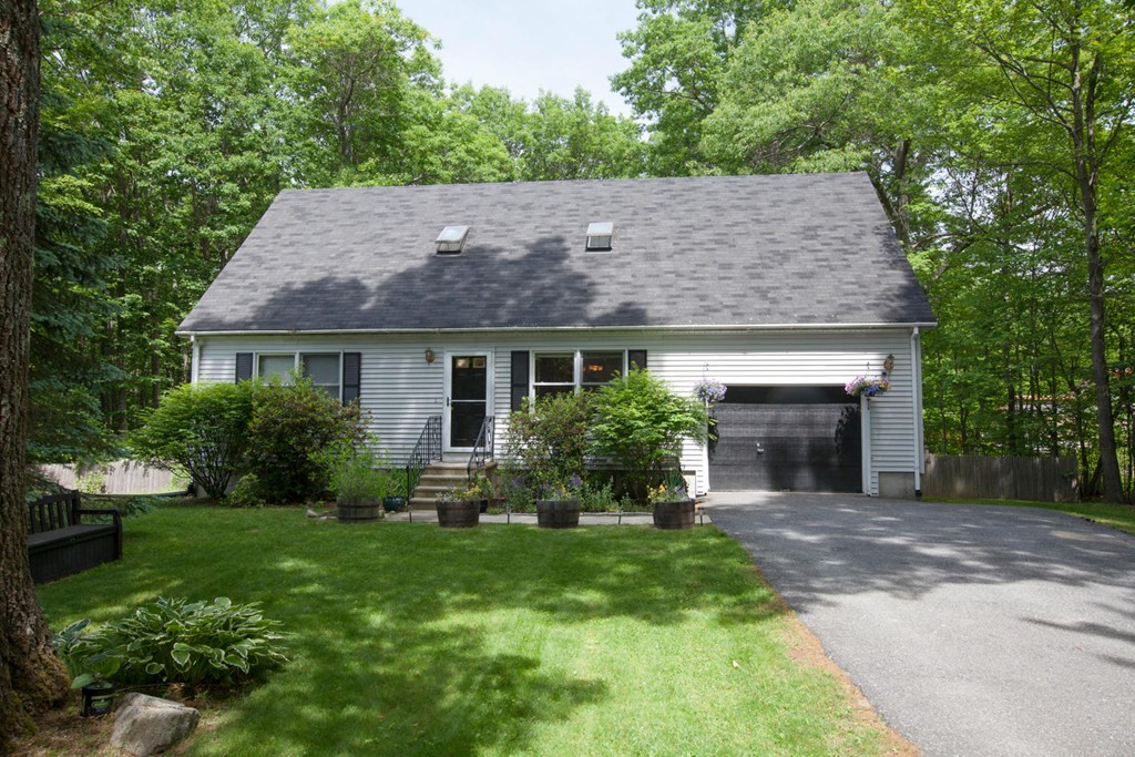 70 Barrows Road Worcester, MA 01609 - Photo 1 of 29 Gallery Image 1