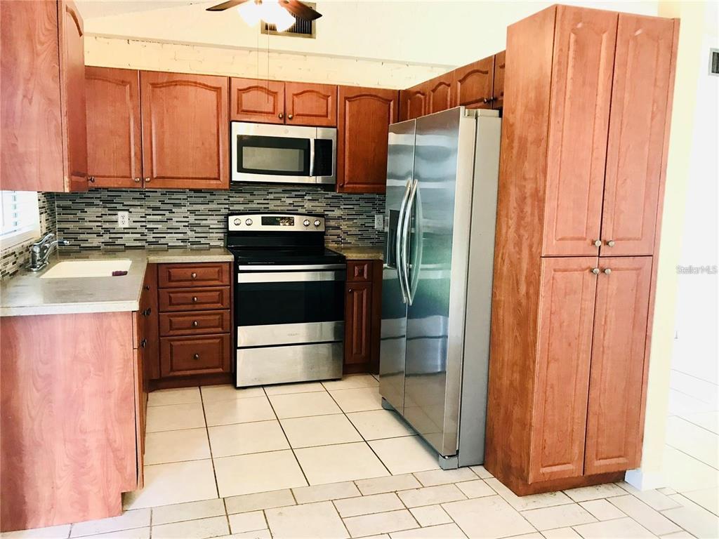 7045 Lassen Avenue New Port Richey, FL 34655 - Photo 6 of 38