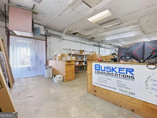 a view of a house with backyard and porch