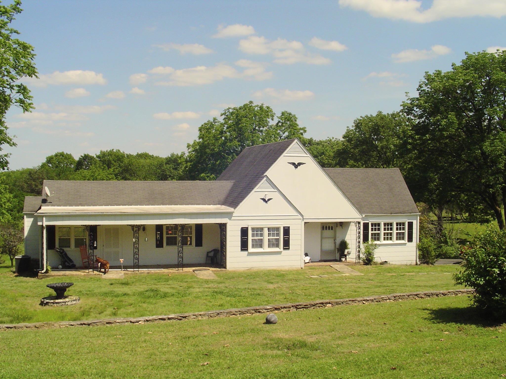 925 Yell Road Lewisburg, TN 37091 - Photo 1 of 15 View of Main House