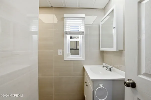 $2,900 | 11 Gladney Avenue, Toms River, NJ 08753