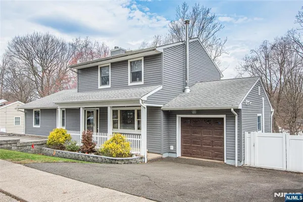 $799,000 | 104 Lionshead Drive West, Wayne, NJ 07470