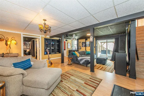 $799,000 | 104 Lionshead Drive West, Wayne, NJ 07470