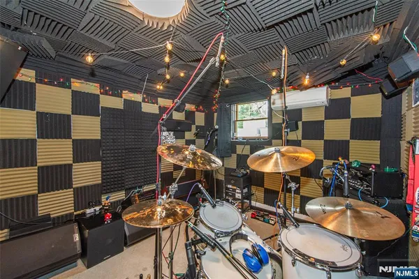 $799,000 | 104 Lionshead Drive West, Wayne, NJ 07470