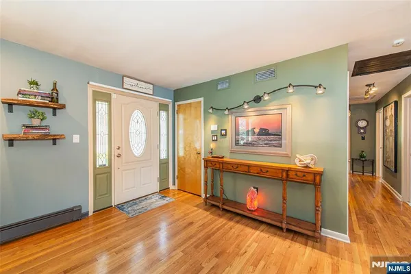 $799,000 | 104 Lionshead Drive West, Wayne, NJ 07470