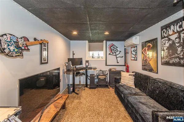 $799,000 | 104 Lionshead Drive West, Wayne, NJ 07470