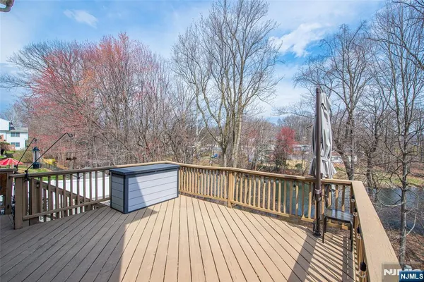 $799,000 | 104 Lionshead Drive West, Wayne, NJ 07470