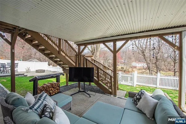 $799,000 | 104 Lionshead Drive West, Wayne, NJ 07470