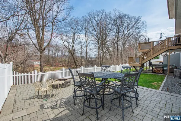 $799,000 | 104 Lionshead Drive West, Wayne, NJ 07470