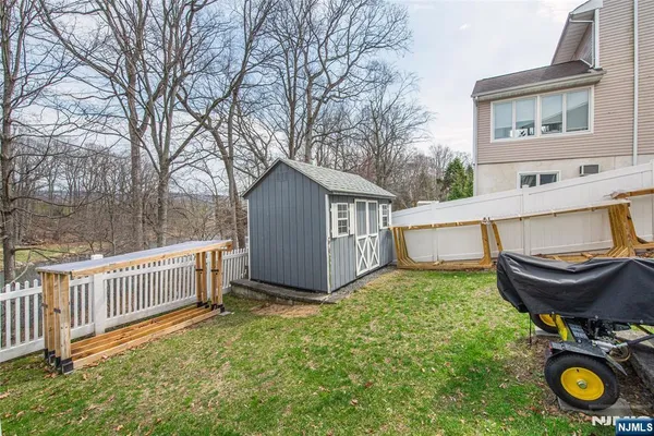 $799,000 | 104 Lionshead Drive West, Wayne, NJ 07470