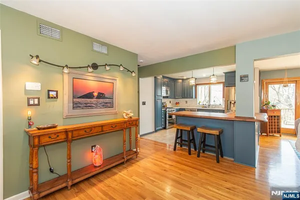 $799,000 | 104 Lionshead Drive West, Wayne, NJ 07470