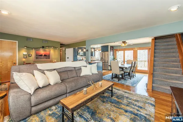 $799,000 | 104 Lionshead Drive West, Wayne, NJ 07470