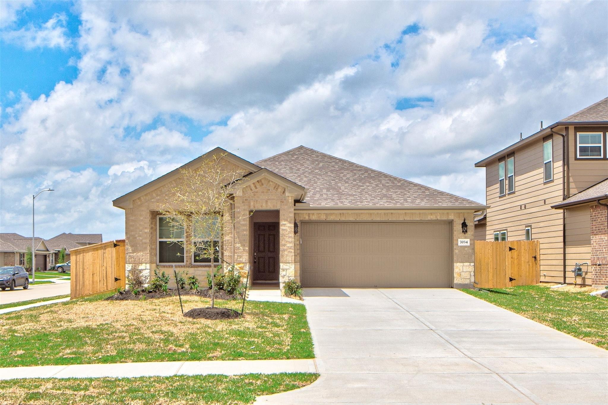 7034 Toluca Drive Rosharon, TX 77583 - Photo 1 of 27 Gallery Image 1