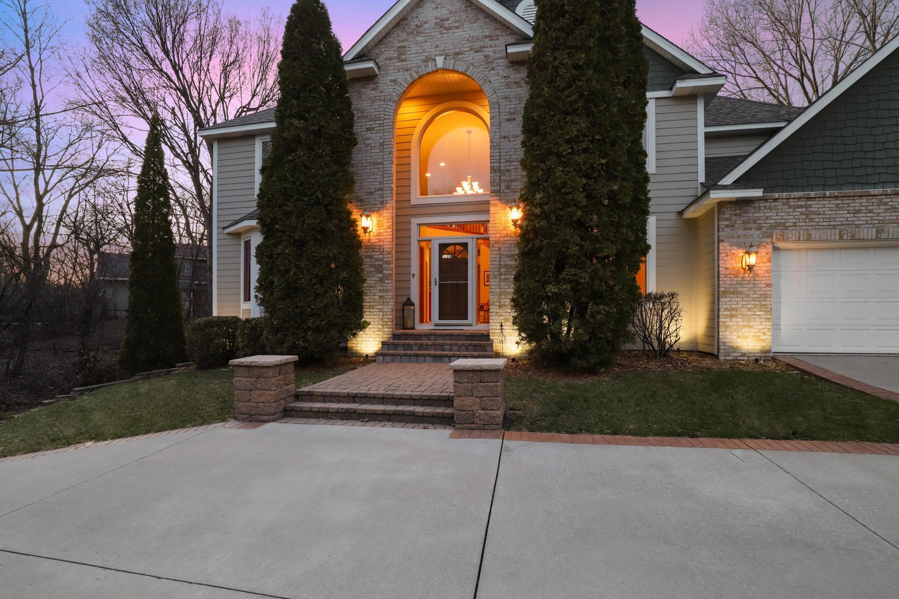 4561 Oak Pond Road Eagan, MN 55123 - Photo 5 of 85