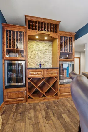 $750,000 | 4561 Oak Pond Road, Eagan, MN 55123