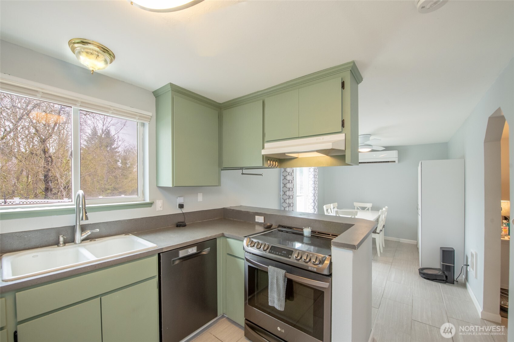 4348 East E Street Tacoma, WA 98404 - Photo 13 of 39