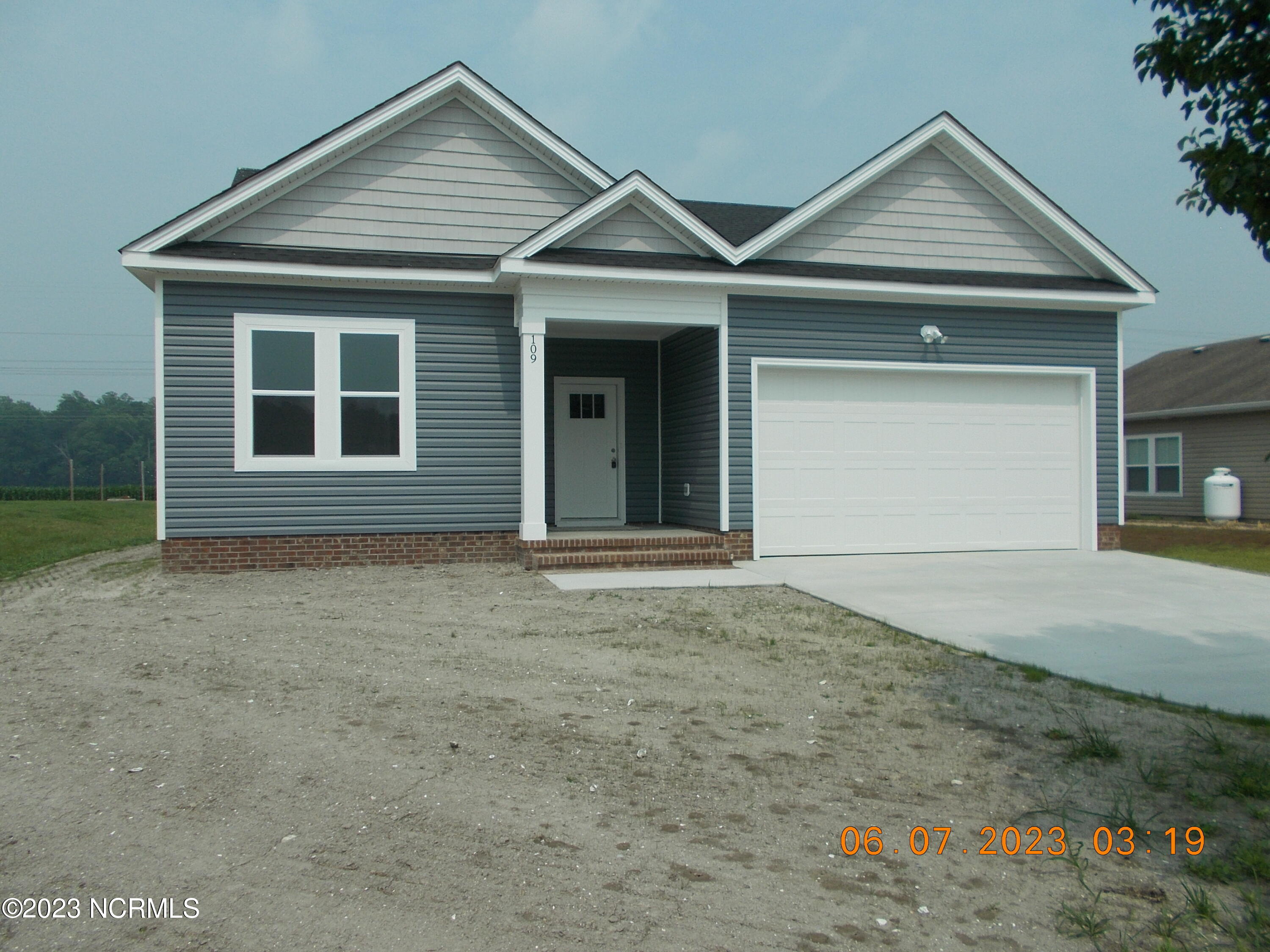 109 Meadow Ridge Lane Coinjock, NC 27923 - Photo 1 of 6 DSCN3105