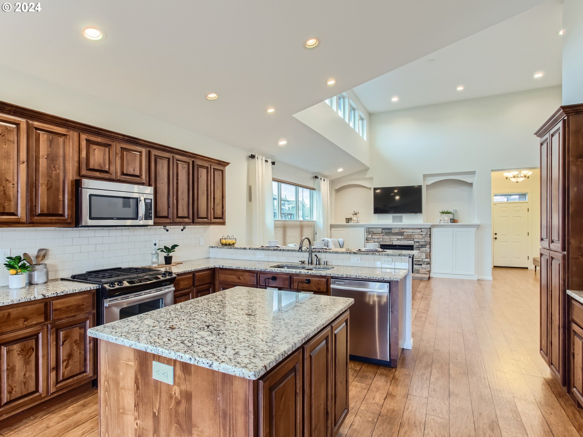 404 North Helens View Drive Ridgefield, WA 98642 - Photo 13 of 27 Gallery Image 13