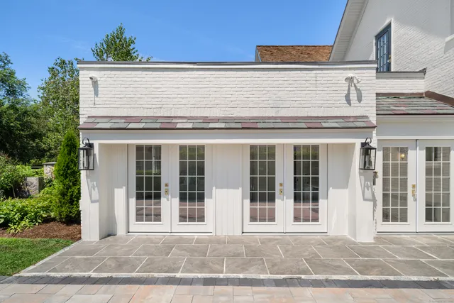 a view of a pathway of a building