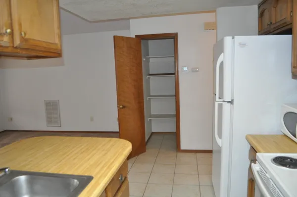 $215,000 | 825 Mission Sierra Court, Redding, CA 96003