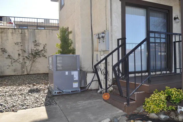 $215,000 | 825 Mission Sierra Court, Redding, CA 96003