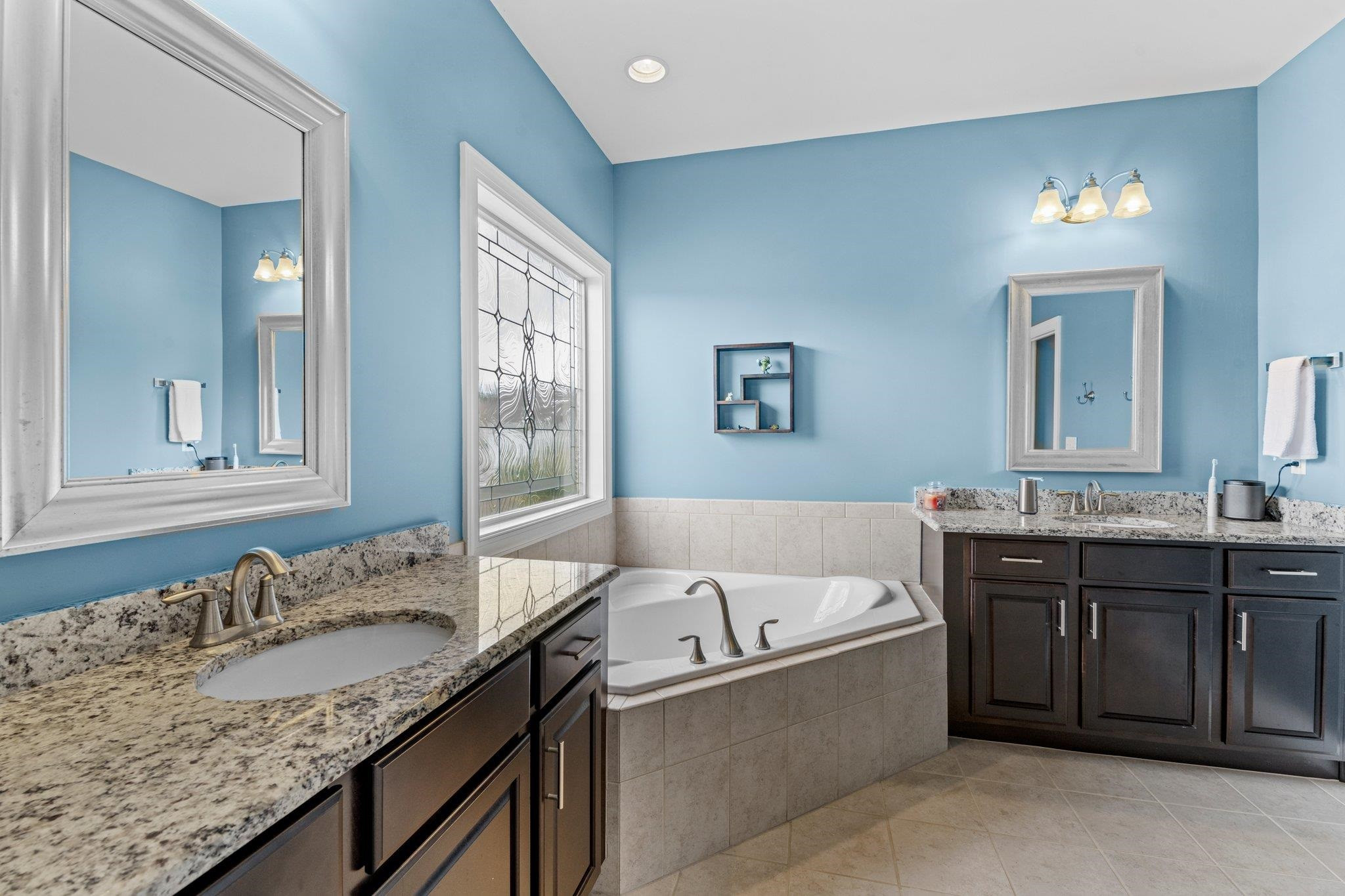 1545 Fullerton Place Raleigh, NC 27607 - Photo 21 of 45 Primary Bathroom