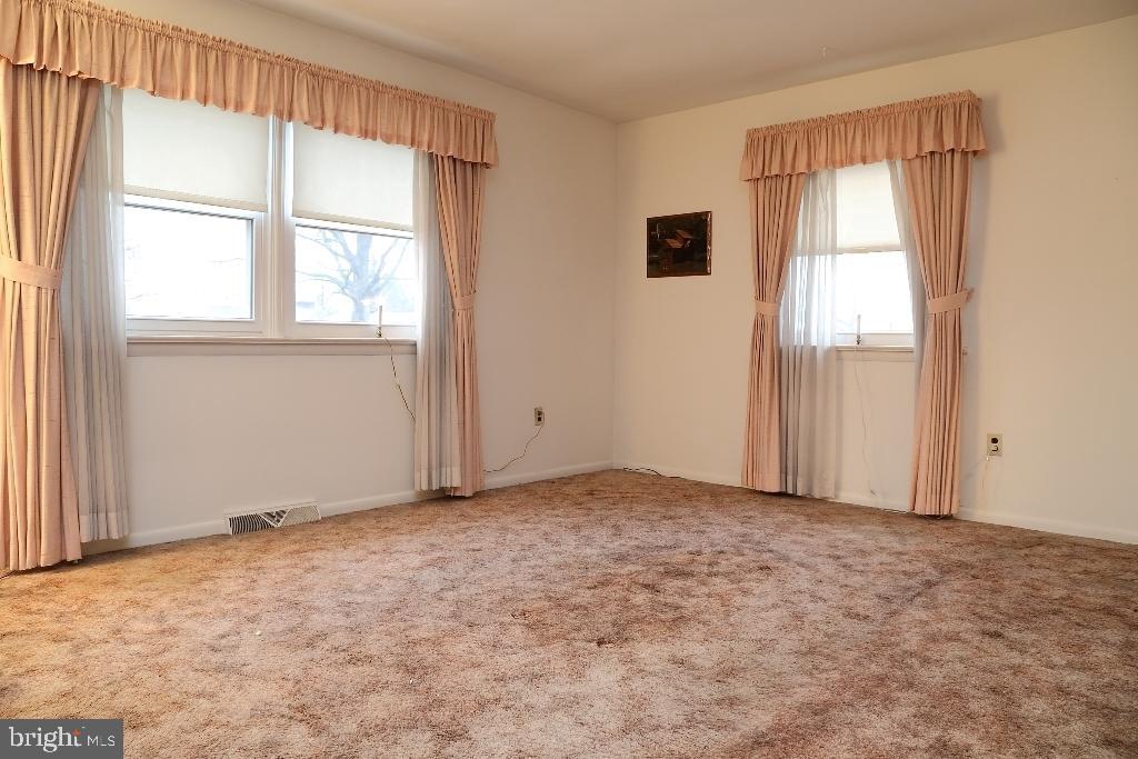 526 Spring Avenue Lititz, PA 17543 - Photo 3 of 19