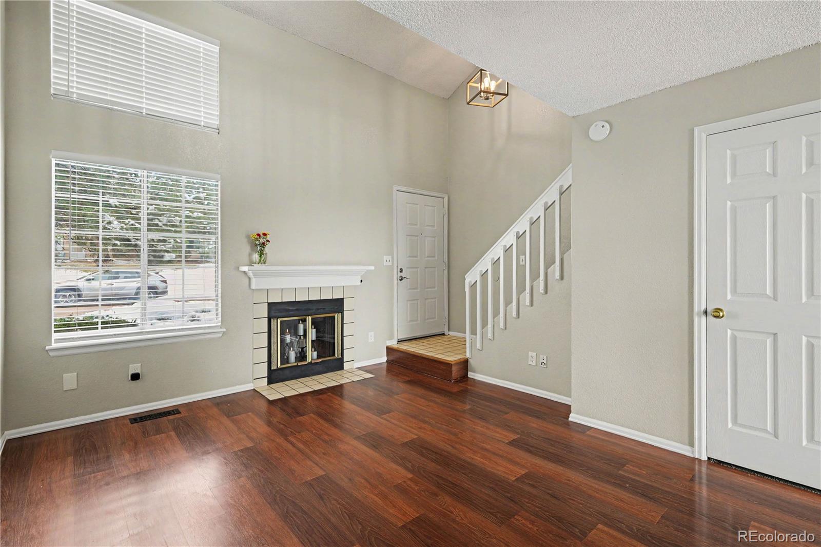 828 Summer Drive Highlands Ranch, CO 80126 - Photo 4 of 23