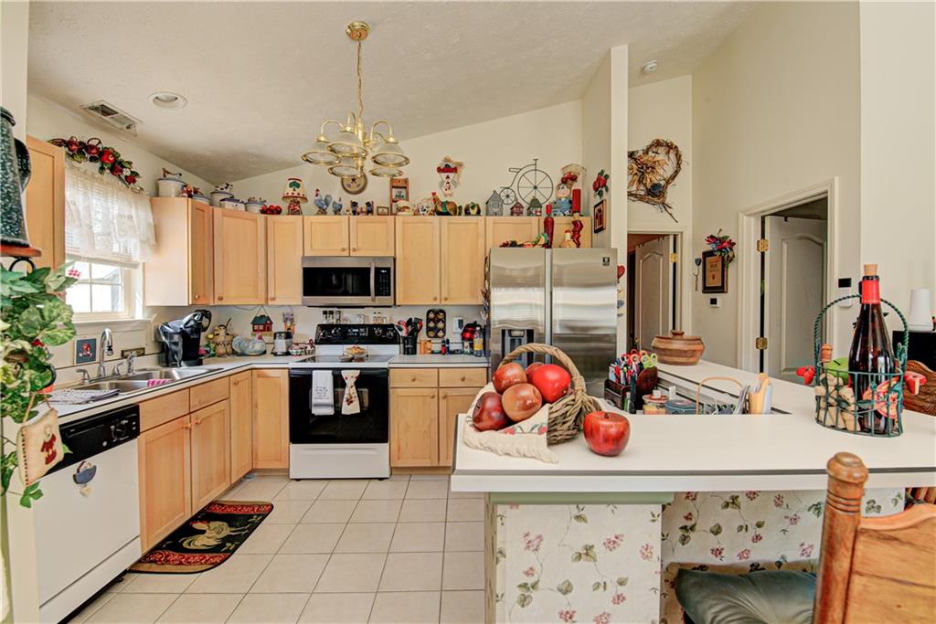 6029 Riva Ridge Drive Indianapolis, IN 46237 - Photo 14 of 33 Gallery Image 14