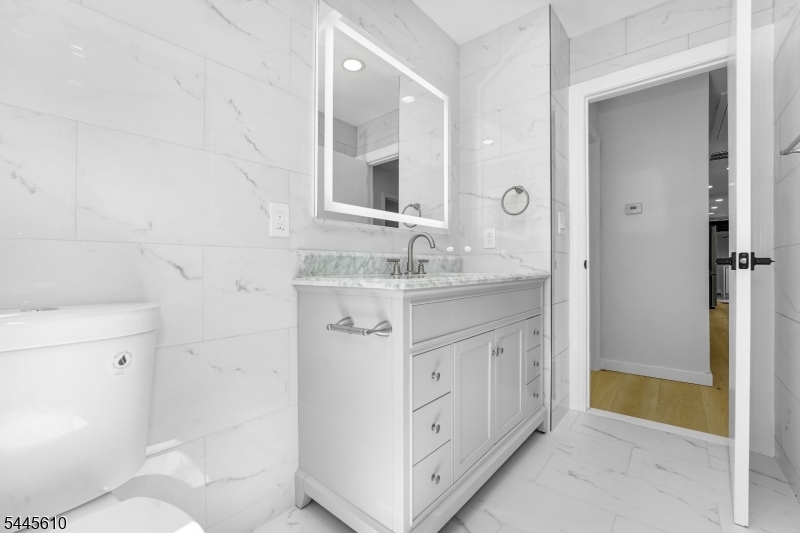 306 Warrenville Road Green Brook, NJ 08812 - Photo 23 of 37