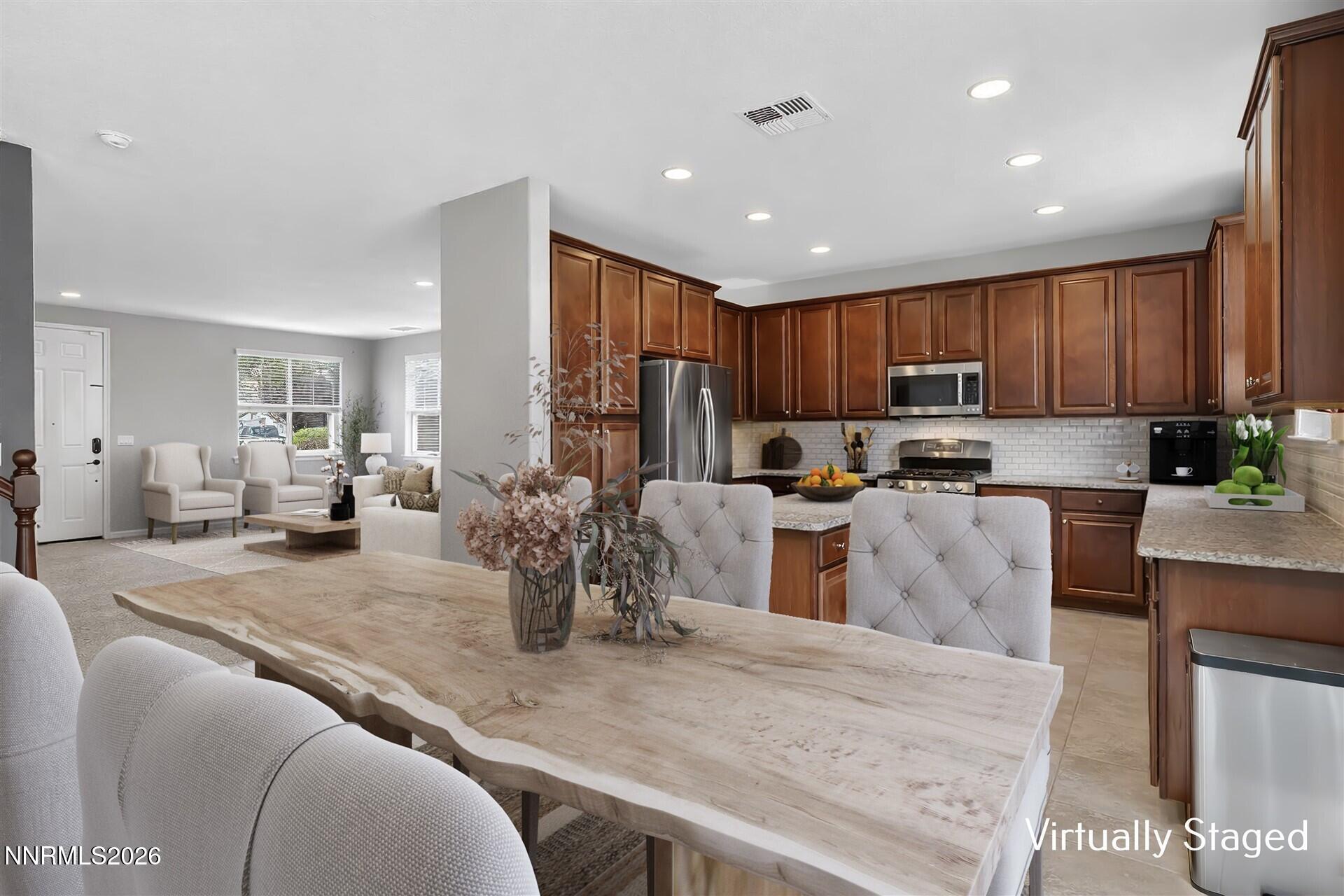 10855 Pebble Hill Drive Reno, NV 89521 - Photo 8 of 38 04-05-DSC_1935