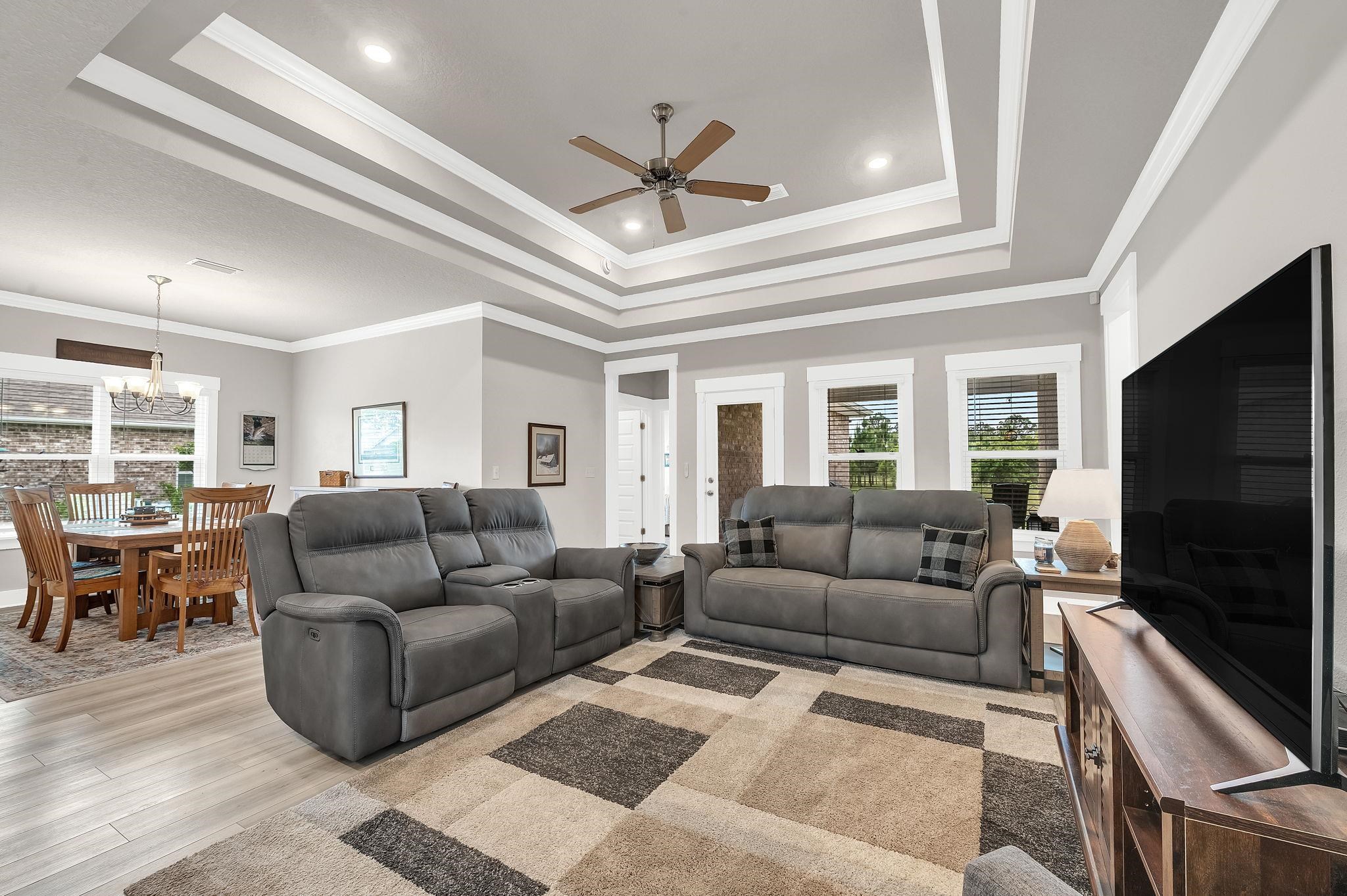 9816 Lakeview Drive Foley, AL 36535 - Photo 14 of 59 Living Room