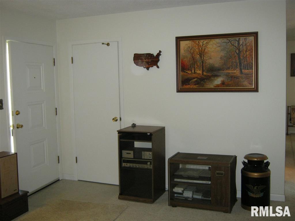 124 Archer Avenue Springfield, IL 62704 - Photo 4 of 16