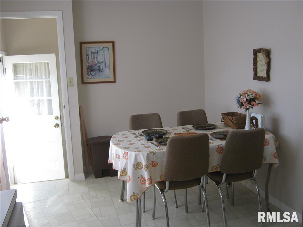 124 Archer Avenue Springfield, IL 62704 - Photo 6 of 16