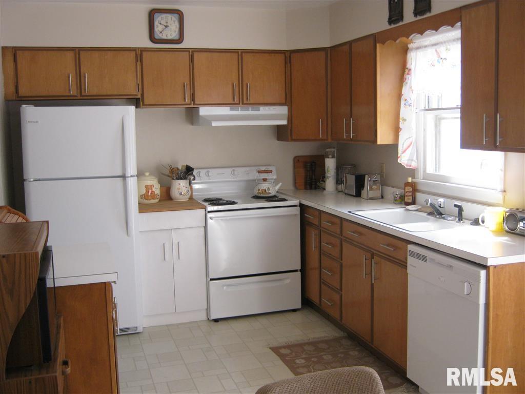 124 Archer Avenue Springfield, IL 62704 - Photo 7 of 16