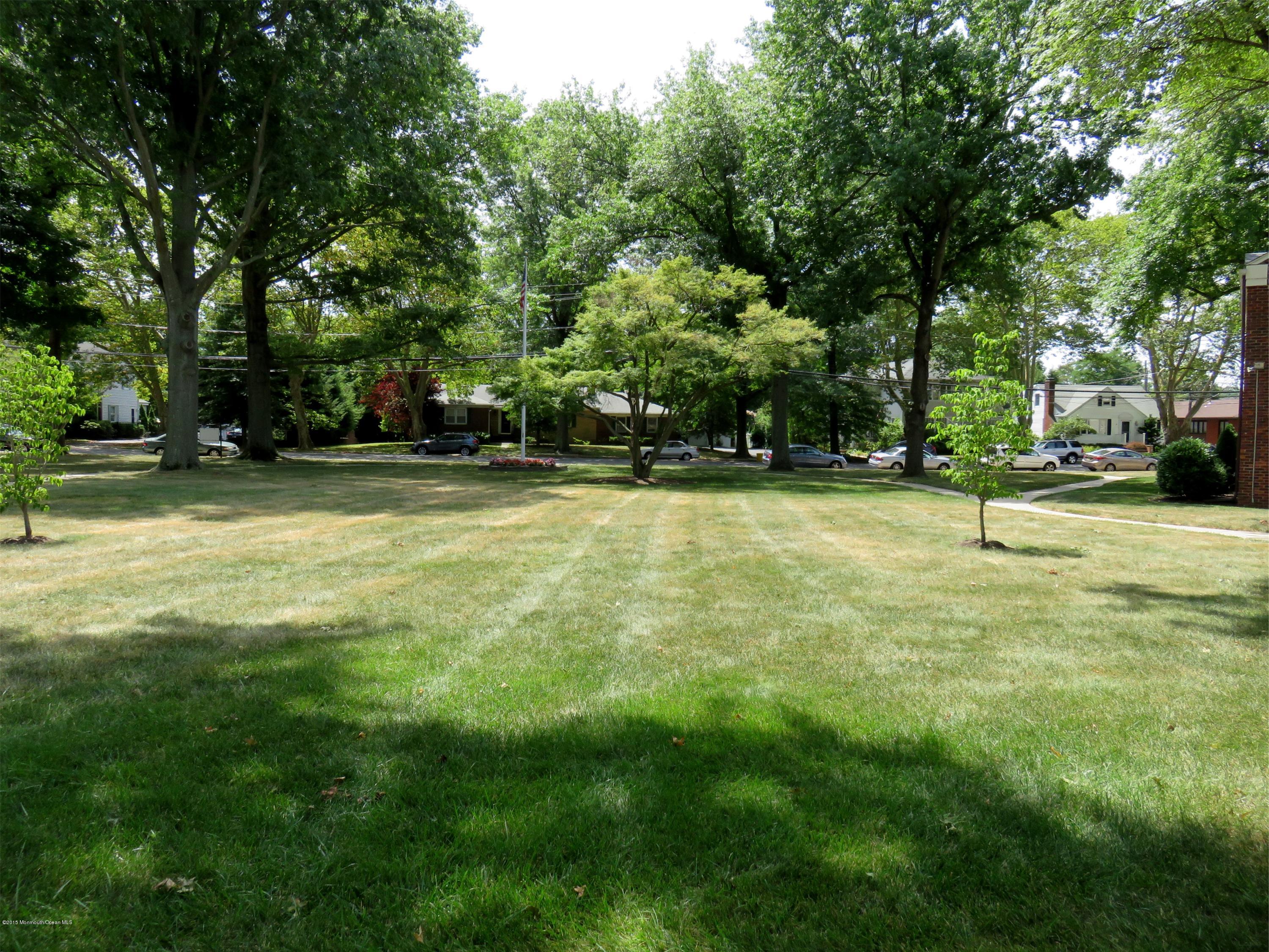 42 Pinckney Road, Unit C Red Bank, NJ 07701 - Photo 3 of 27 IMG_0249