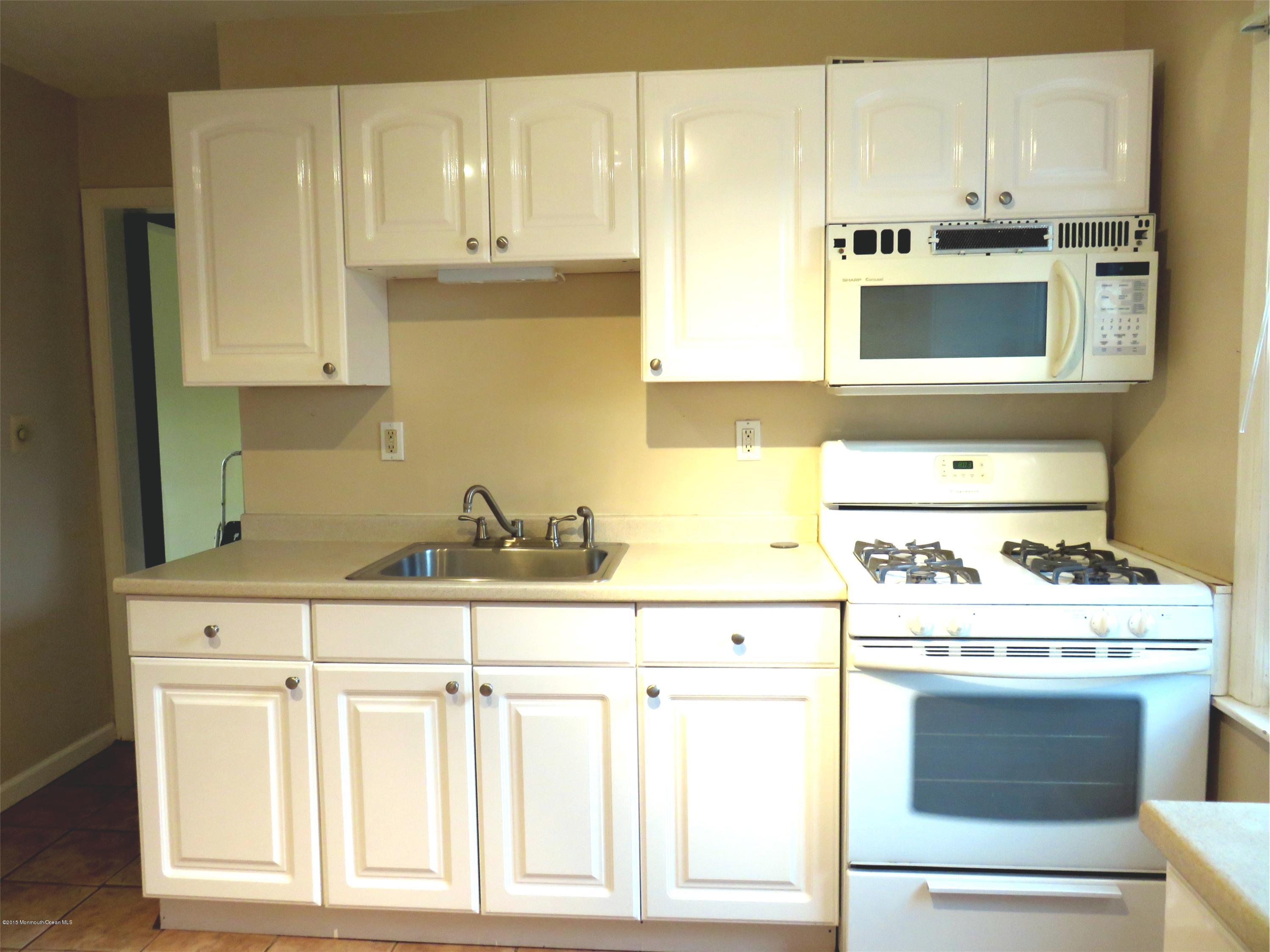 42 Pinckney Road, Unit C Red Bank, NJ 07701 - Photo 5 of 27 IMG_0256