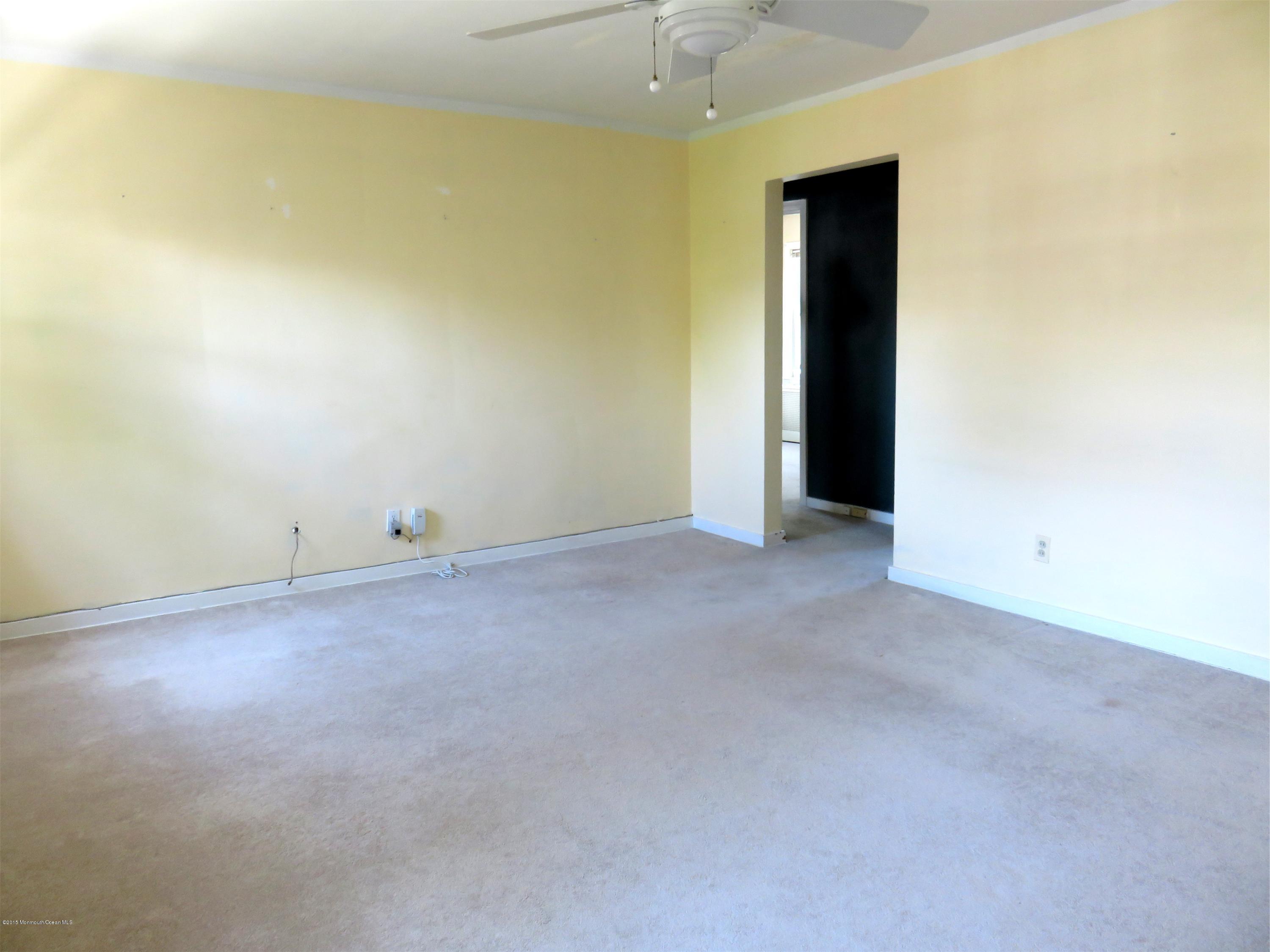 42 Pinckney Road, Unit C Red Bank, NJ 07701 - Photo 8 of 27 IMG_0257