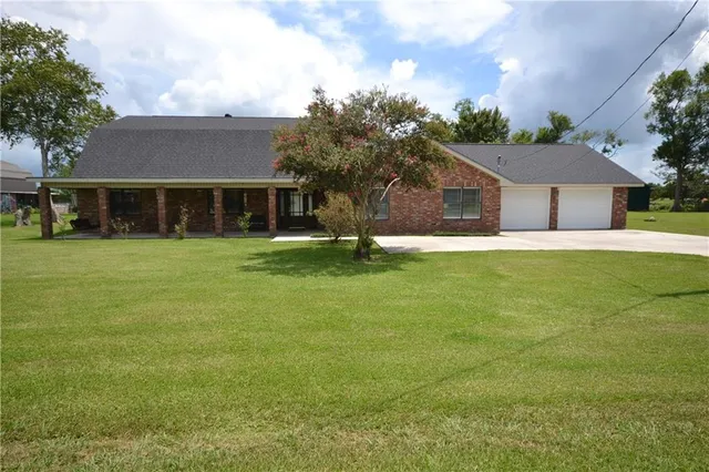 $380,000 | 511 Eagle Drive, Raceland, LA 70394