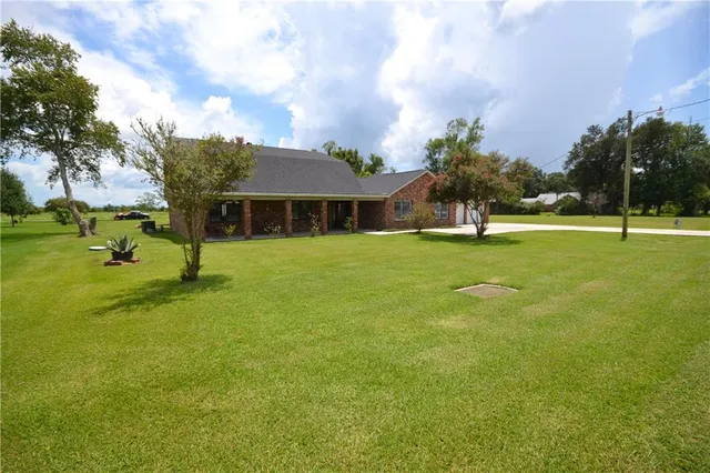 $380,000 | 511 Eagle Drive, Raceland, LA 70394